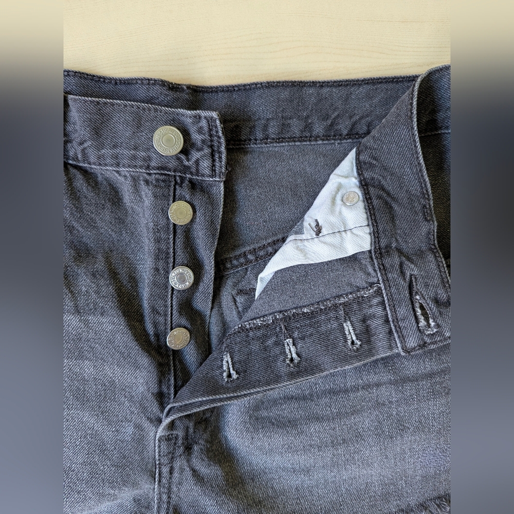LEVI'S 501 Black‎ Distressed Cut Off Denim Shorts - Picture 9 of 16